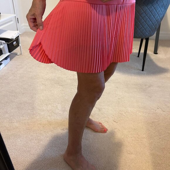 Ladies Golf Skort & Sleeveless Shirt - Picture 2 of 3